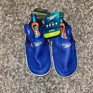 Speedo water shoes